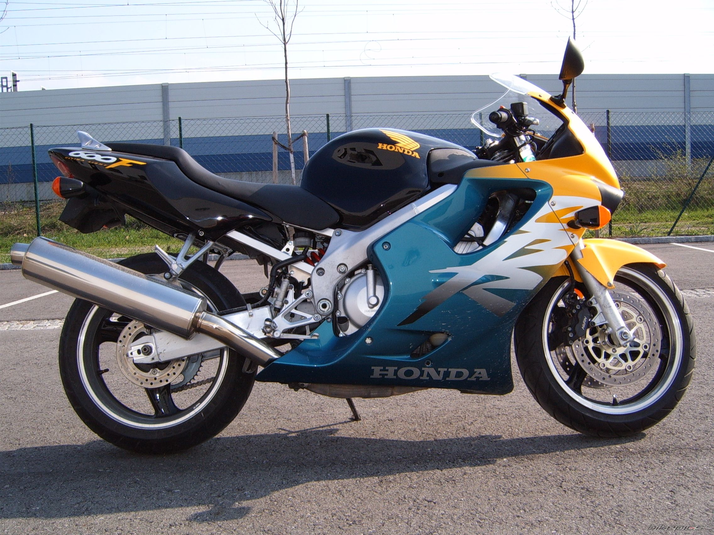 Bike Photo 889893