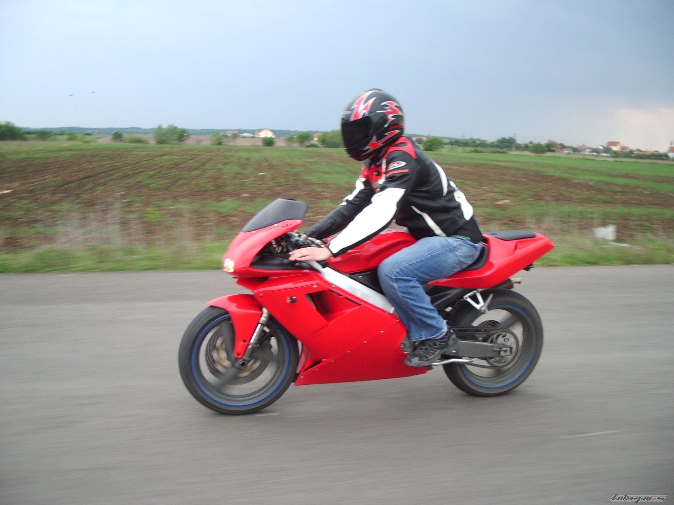 Bike Photo 891630