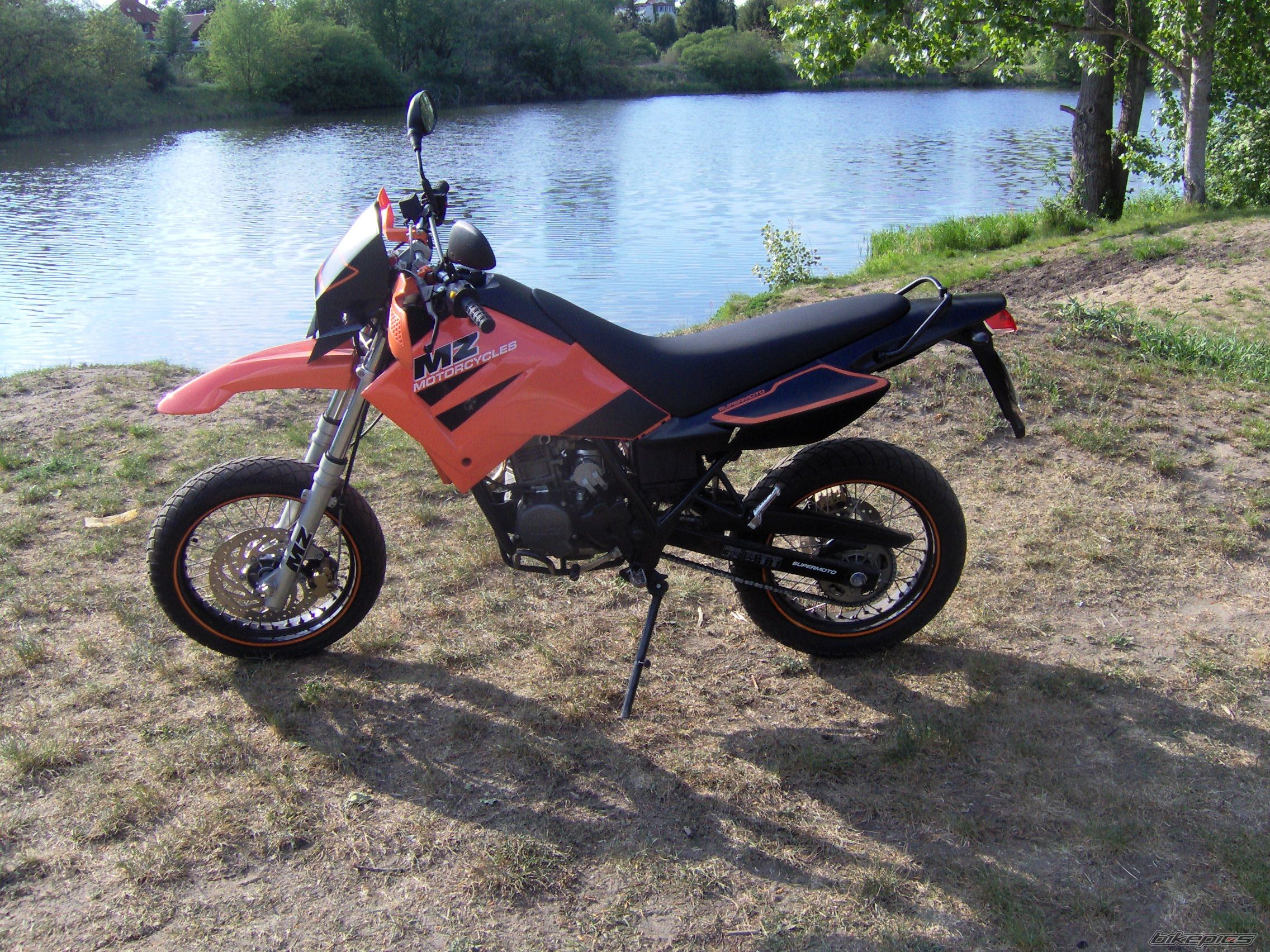 Bike Photo 896198
