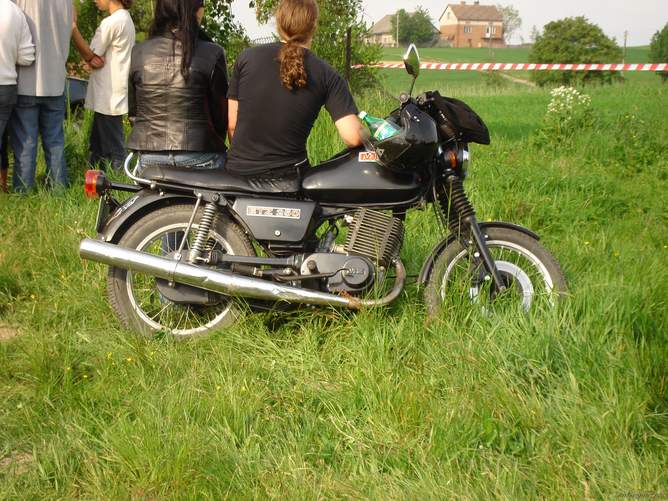 Bike Photo 906198