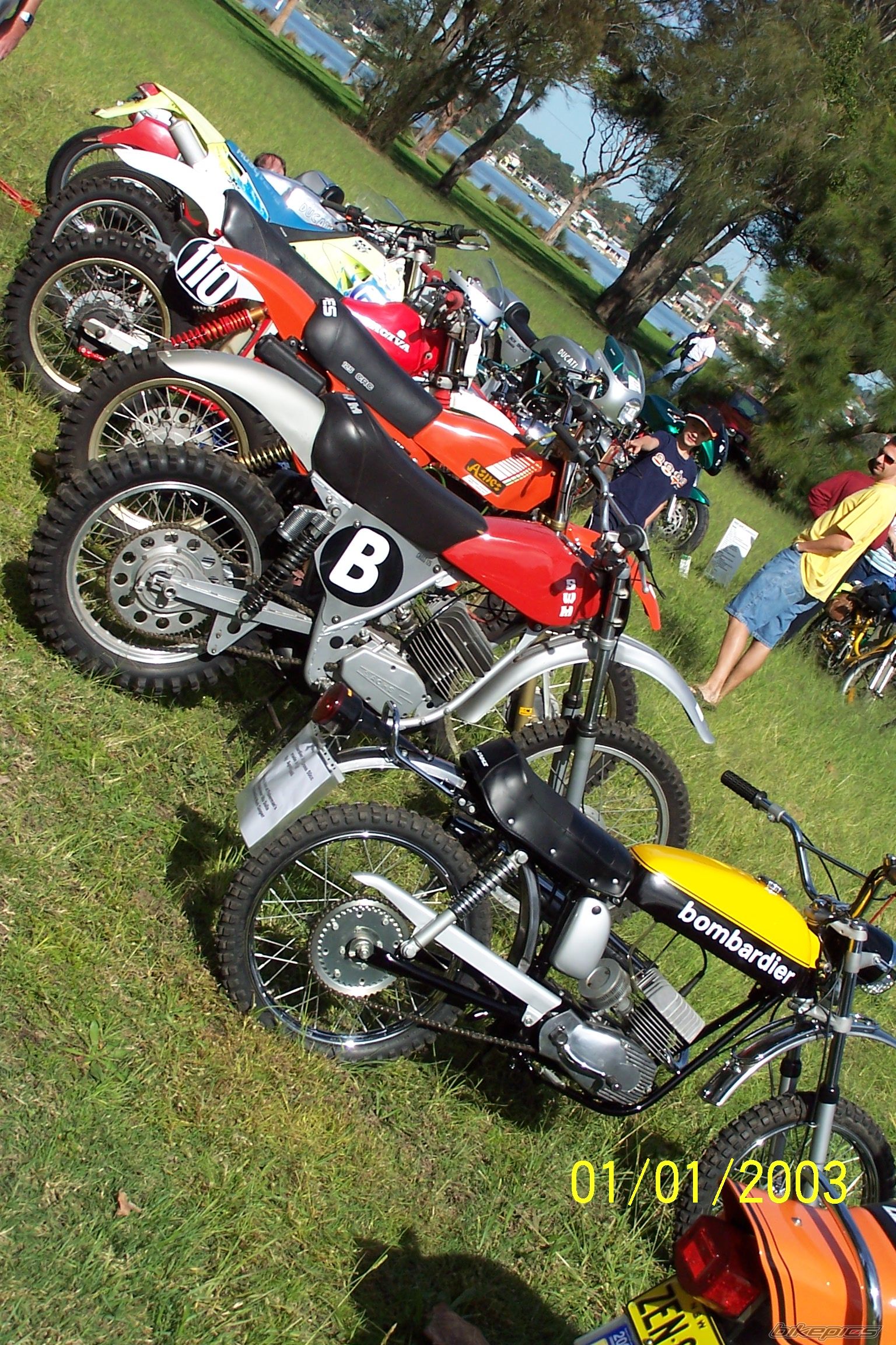 Photo 908777