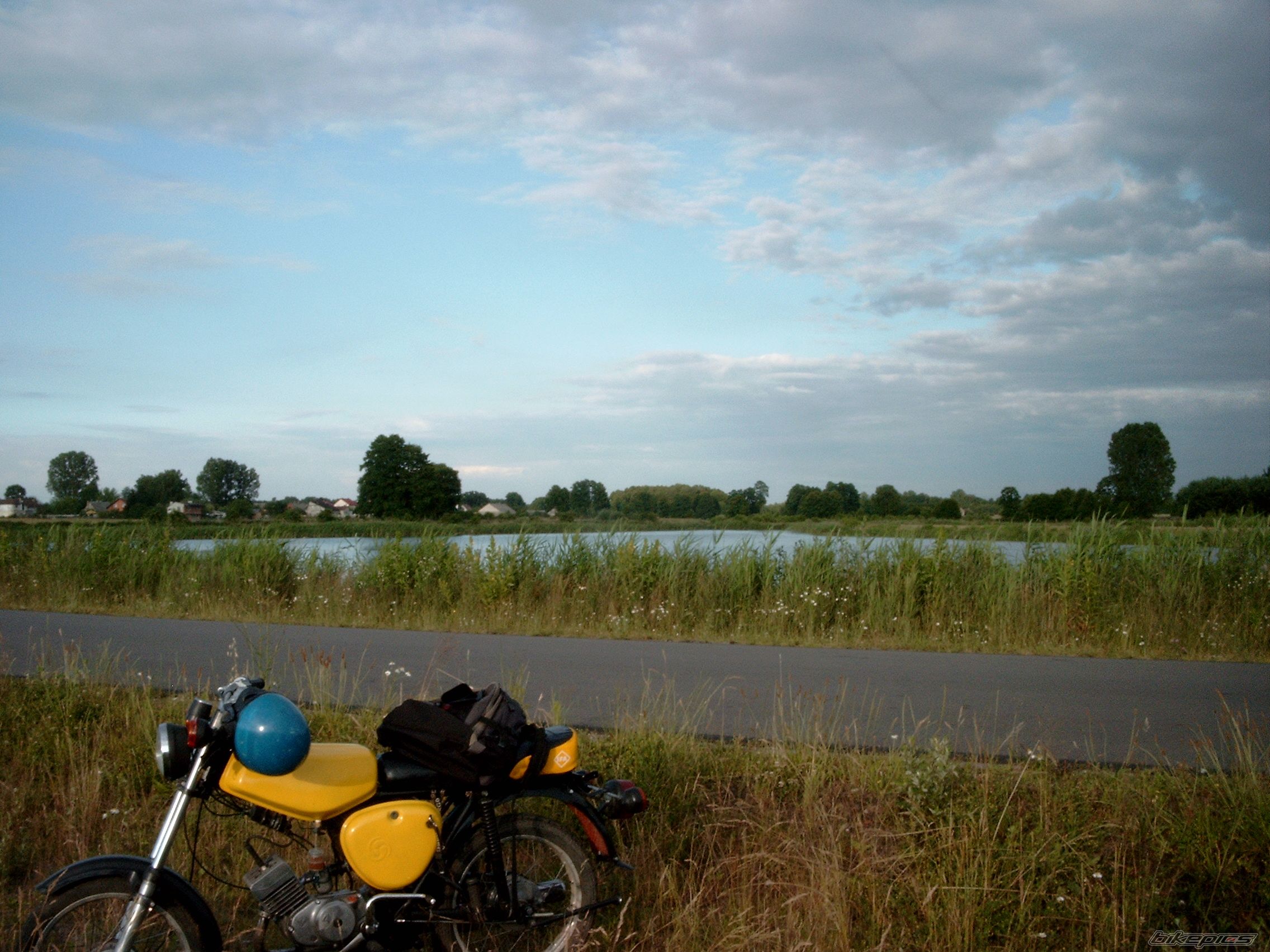 Bike Photo 937066