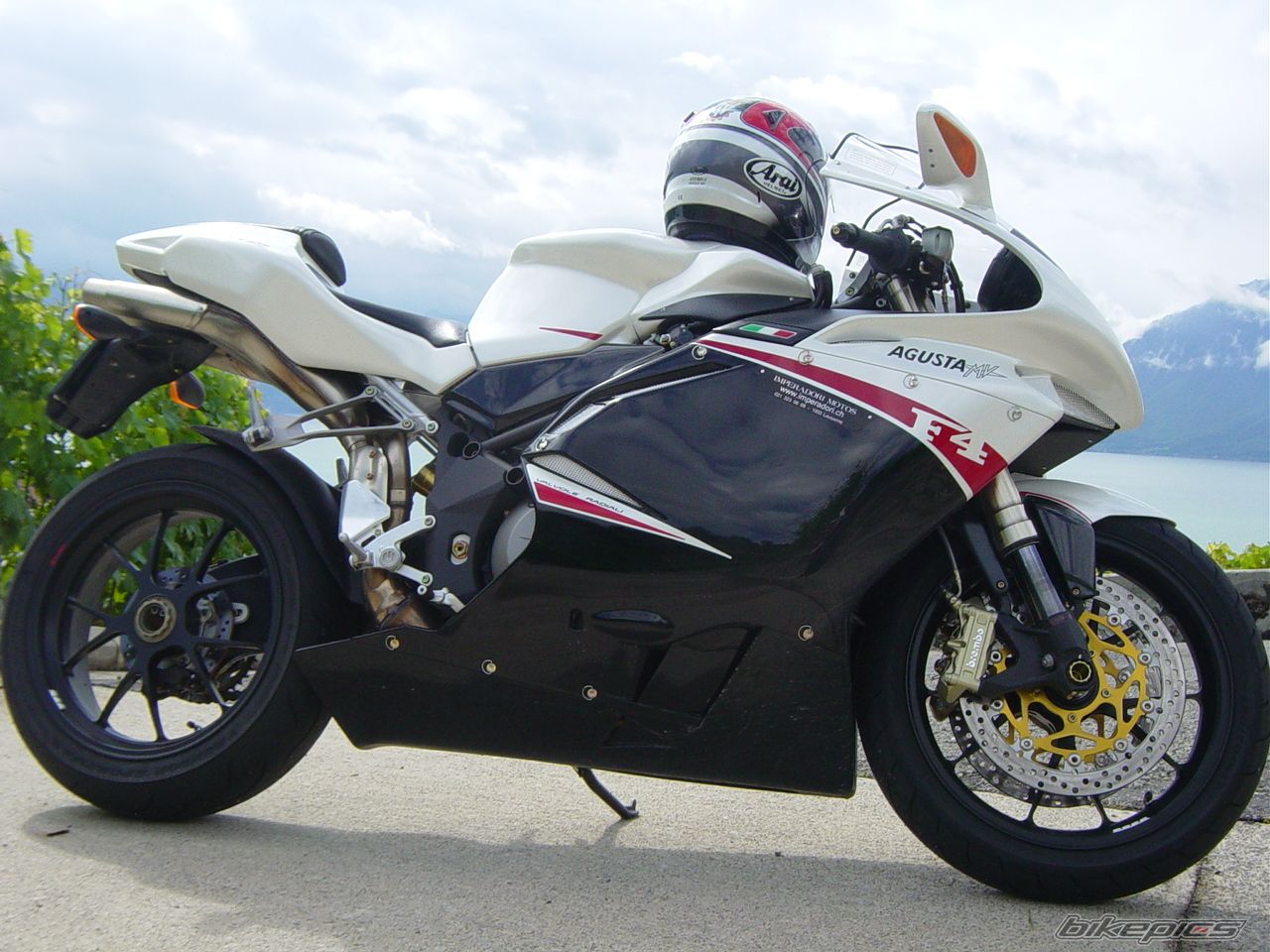 Bike Photo 942779