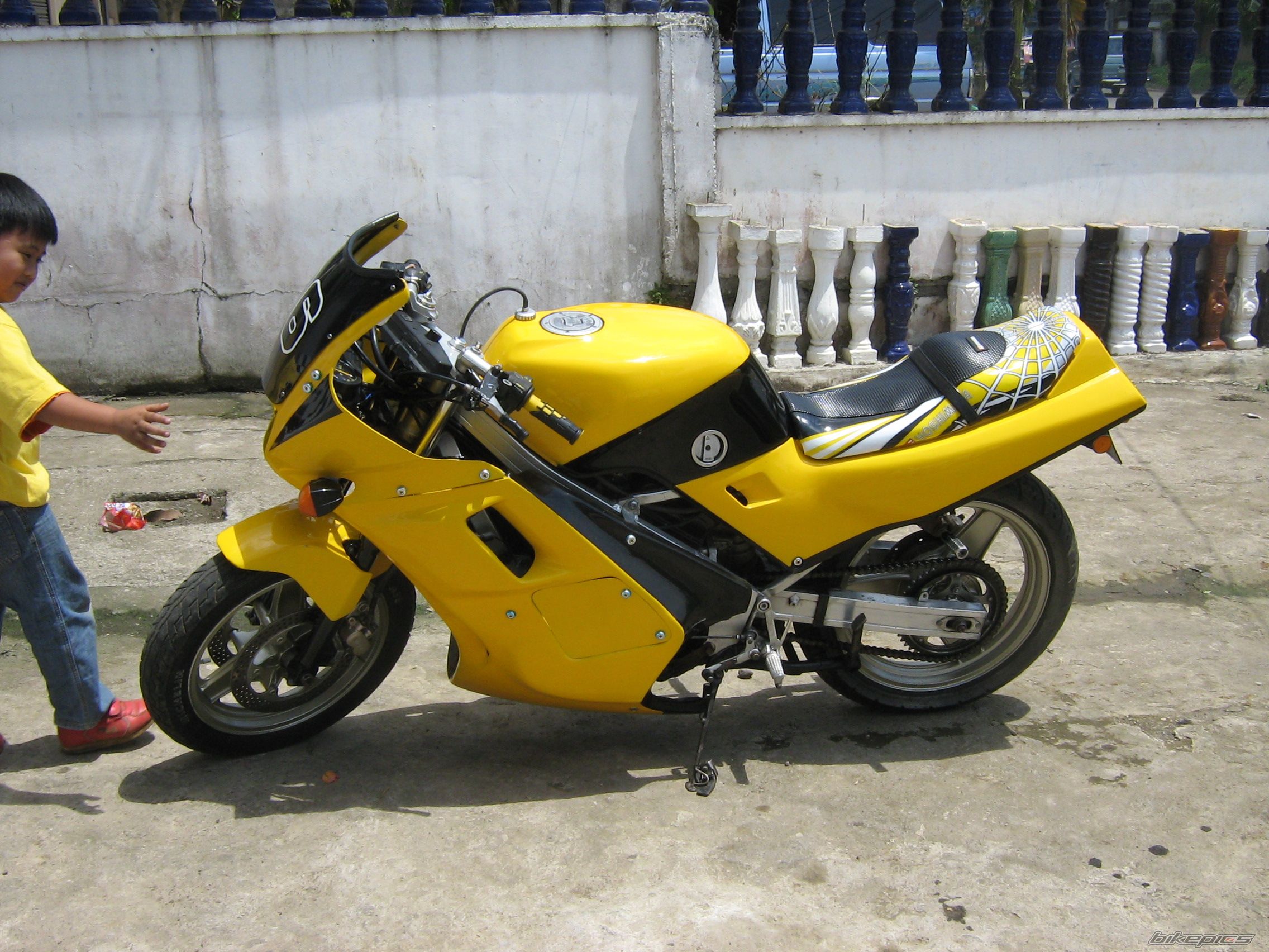 Bike Photo 950413