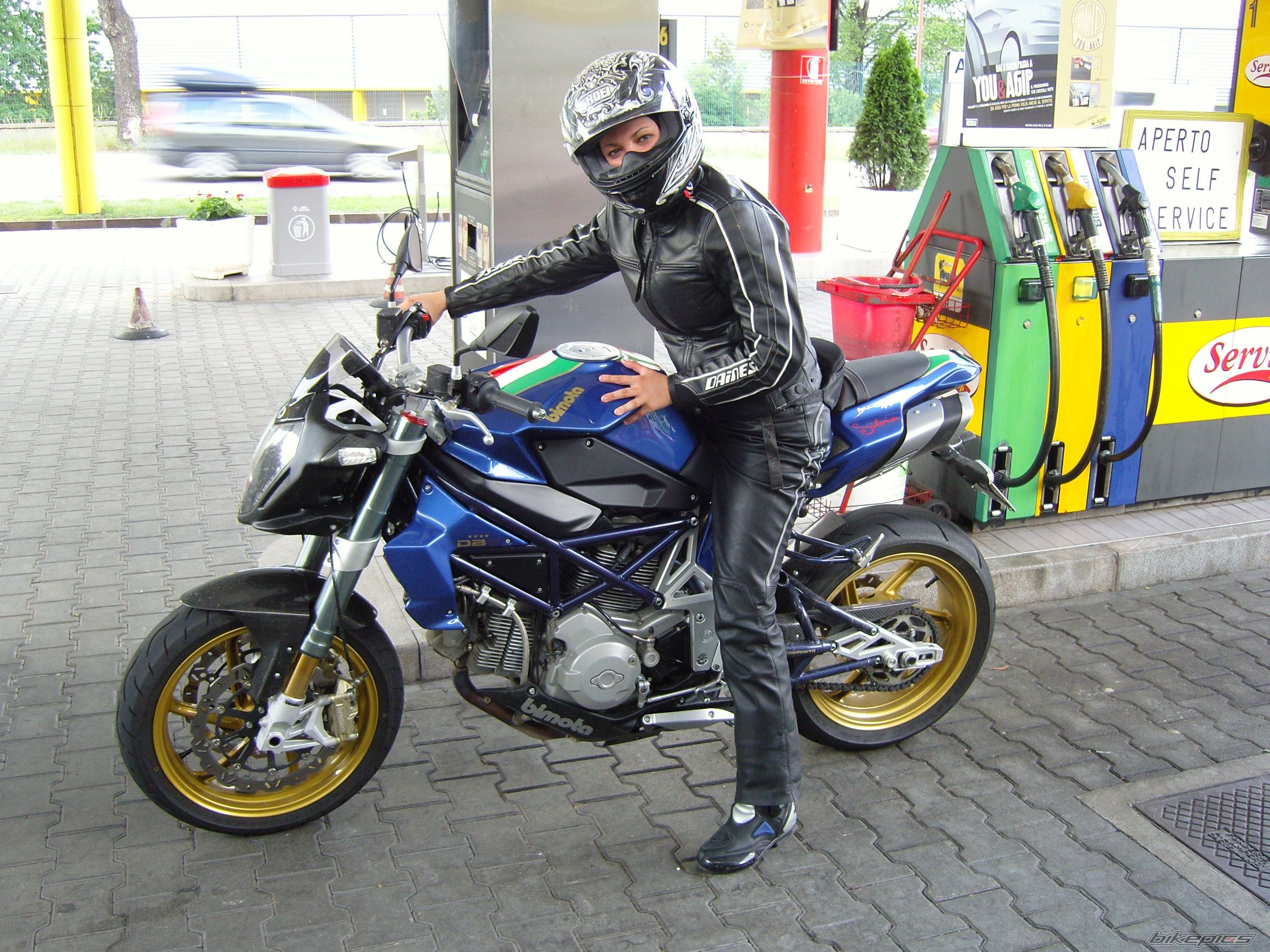 Bike Photo 953858