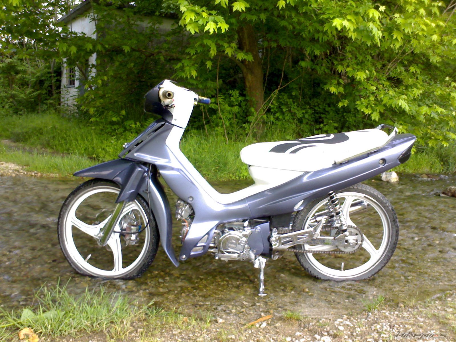 Bike Photo 960923