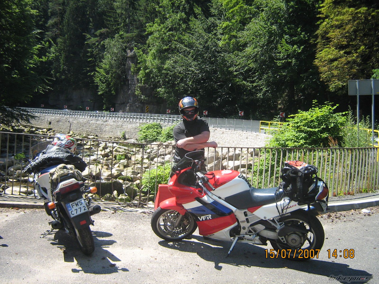 Photo 963935