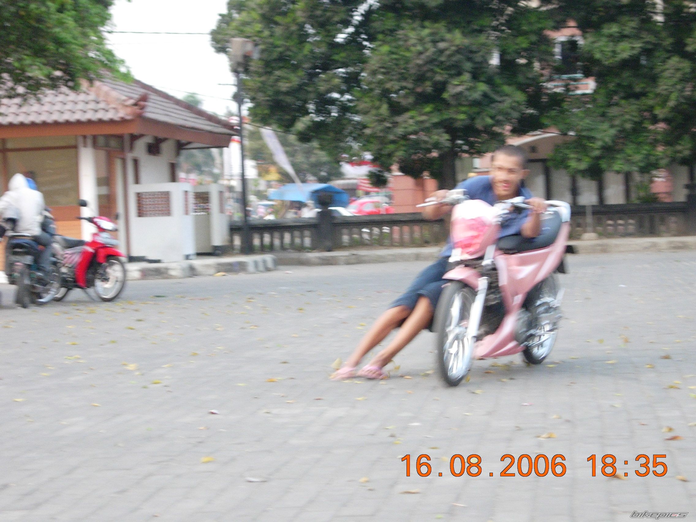 Photo 965636