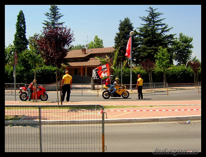 Photo 975189
