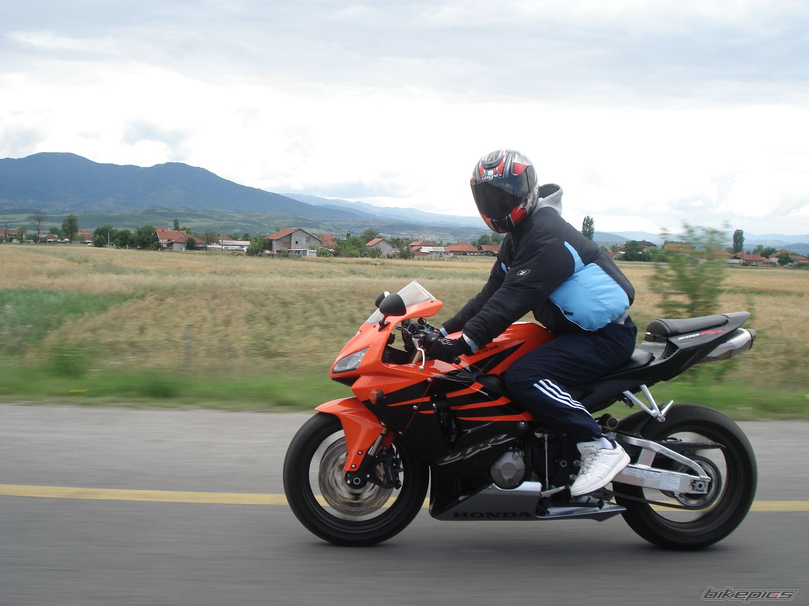 Bike Photo 975995