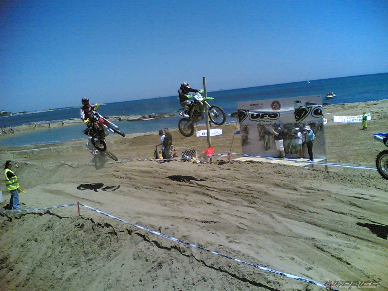 Photo 976841