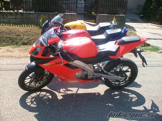 Photo 979341