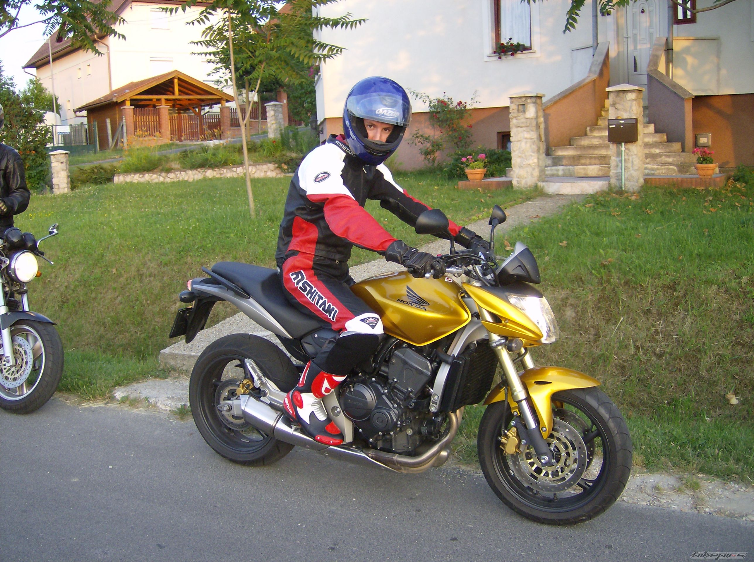 Bike Photo 980328