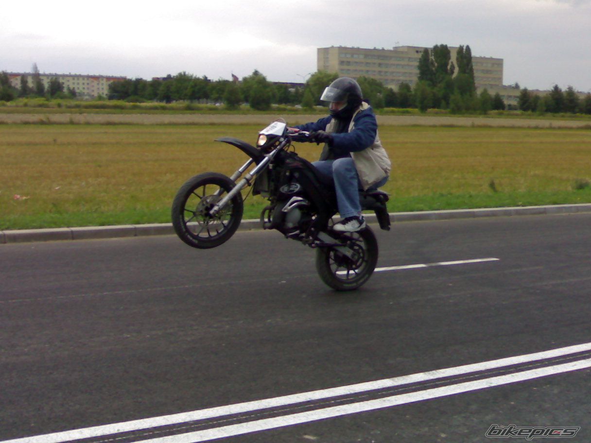 Bike Photo 984003