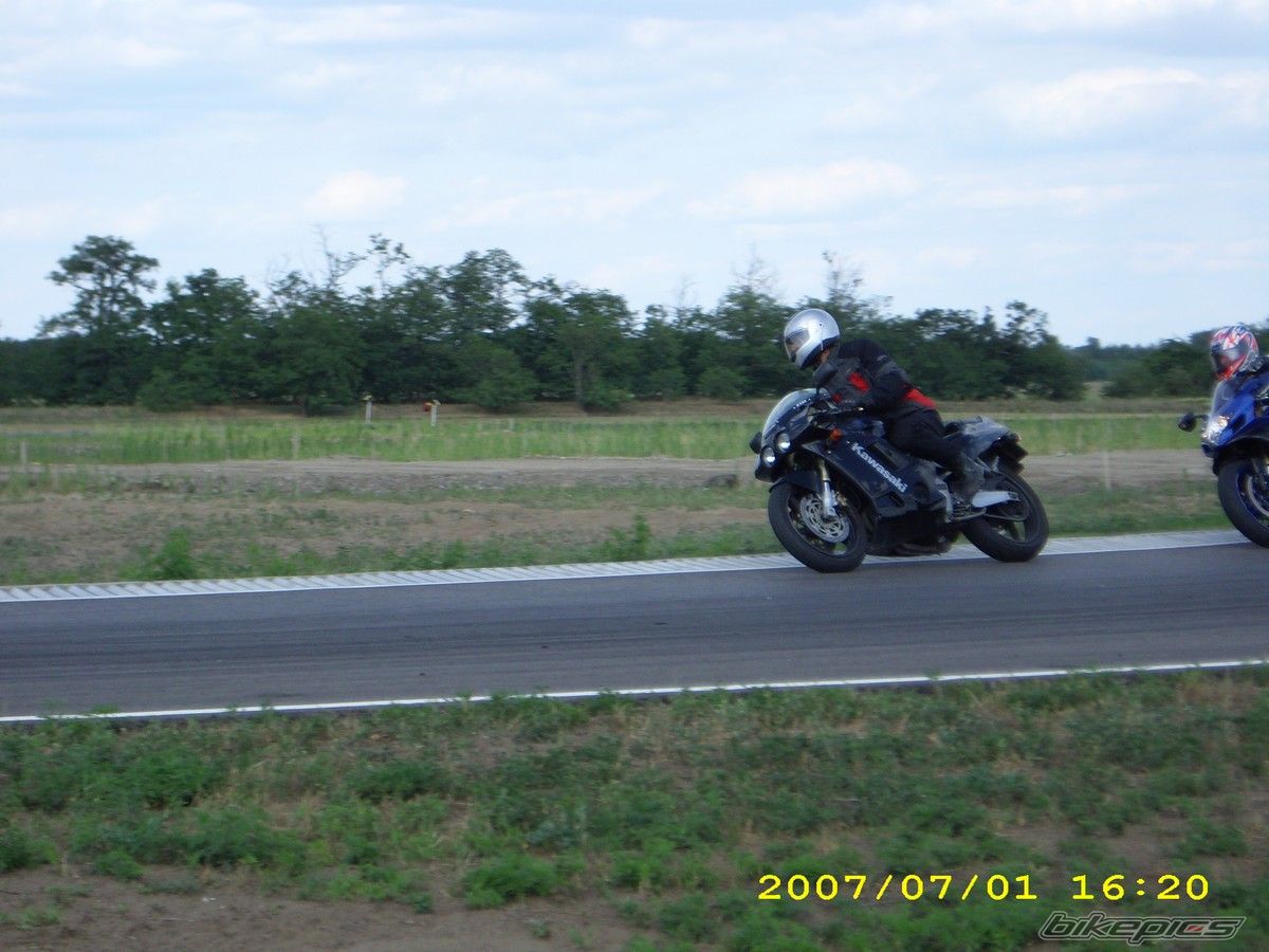 Photo 987824
