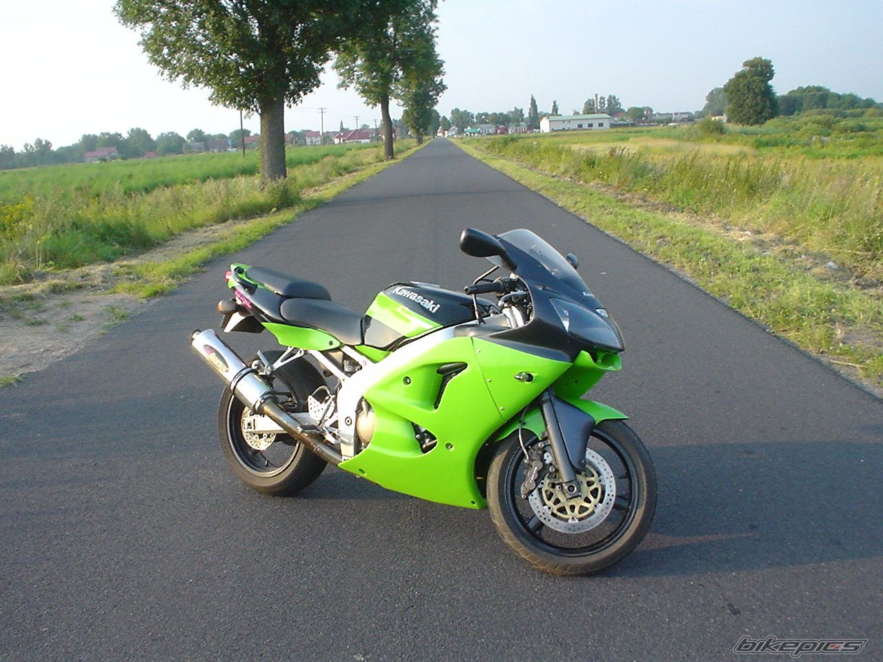 Bike Photo 988059
