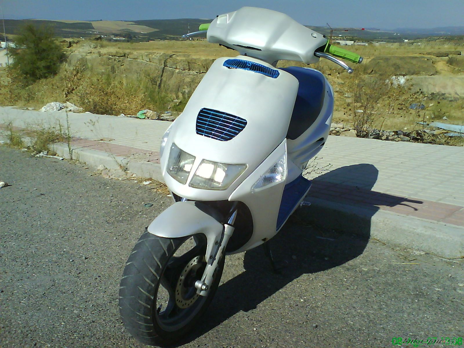 Photo 988200