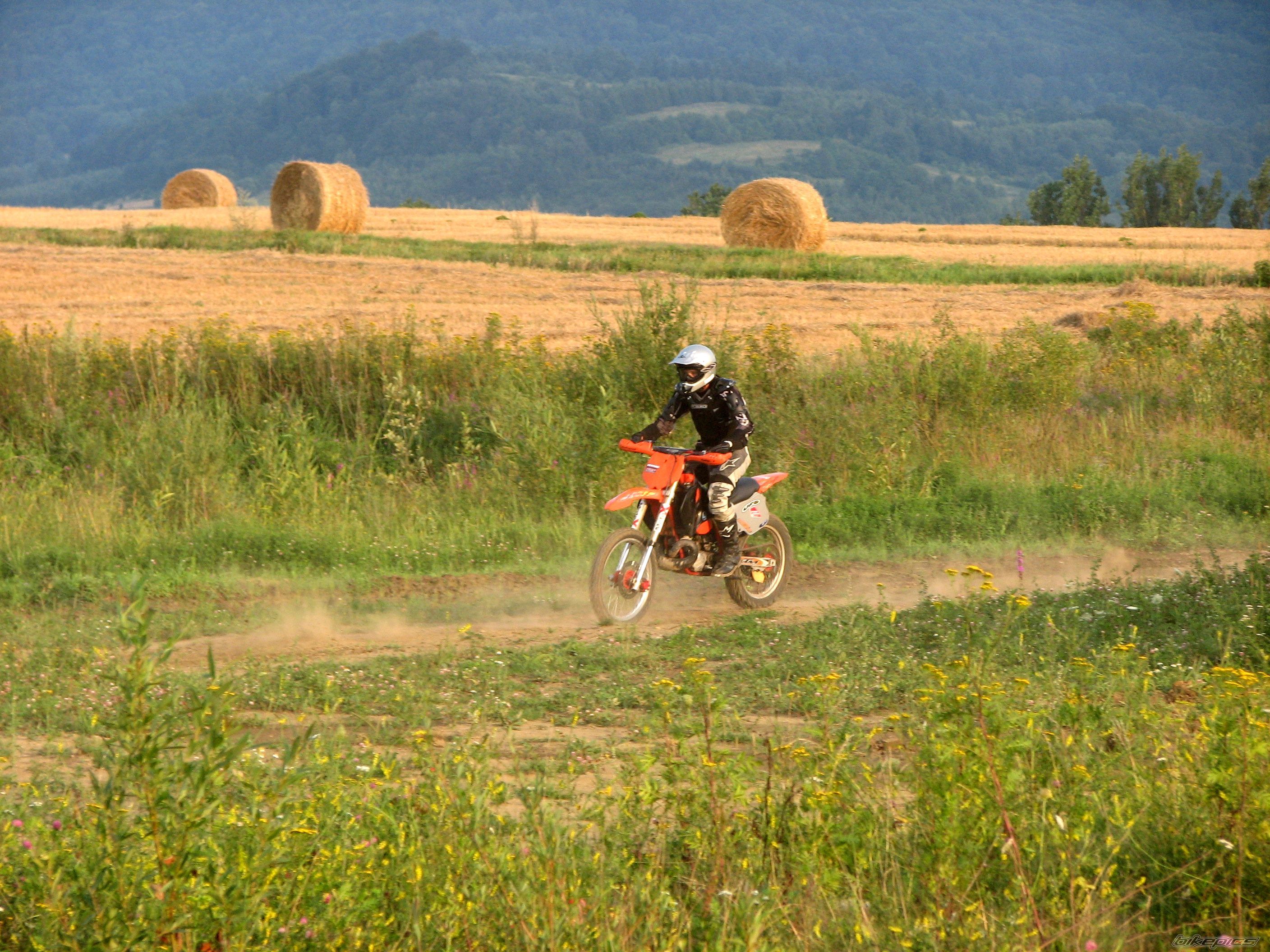 Bike Photo 988403