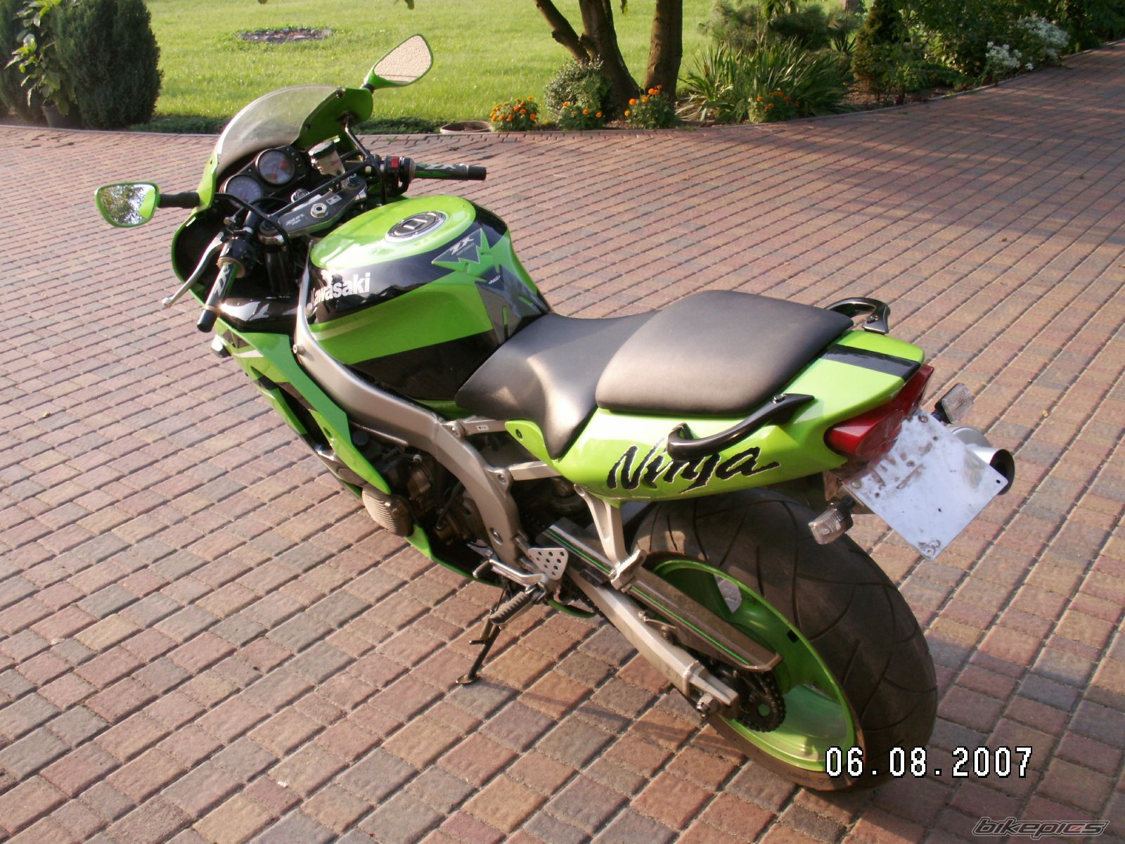 Bike Photo 988933