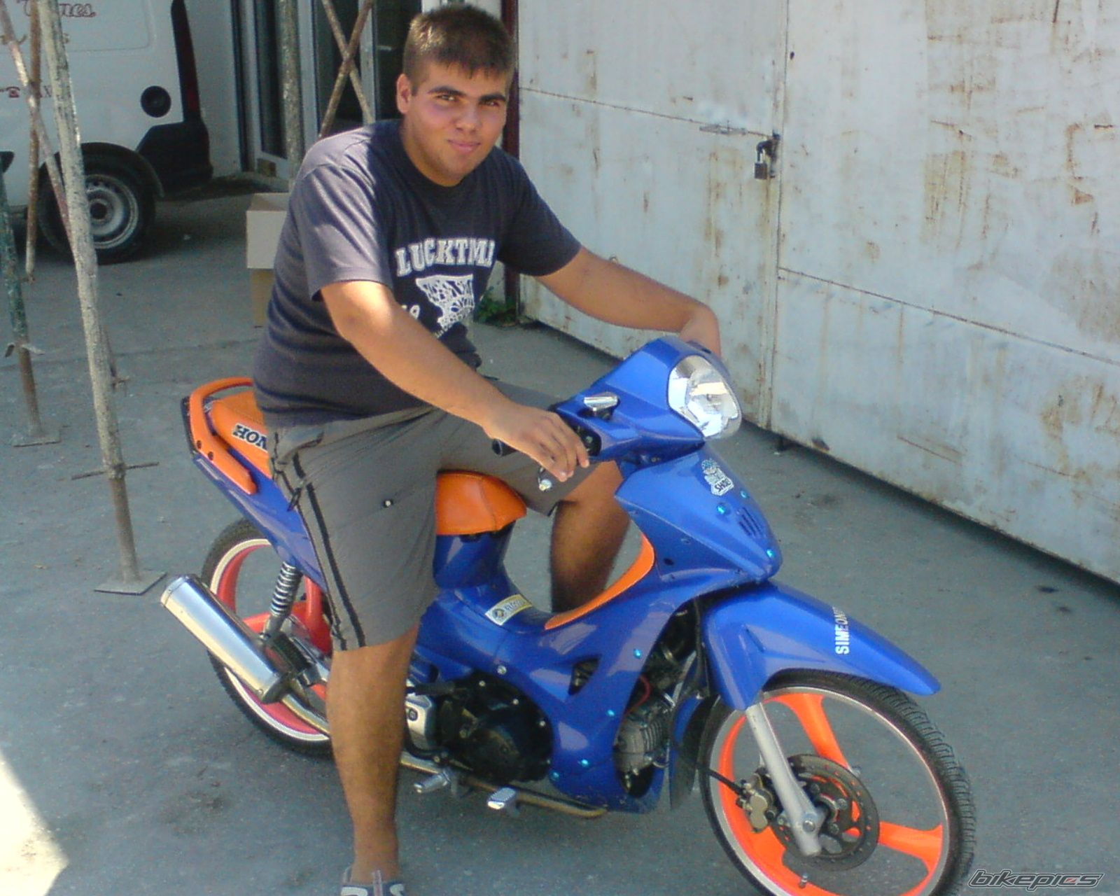 Bike Photo 989376