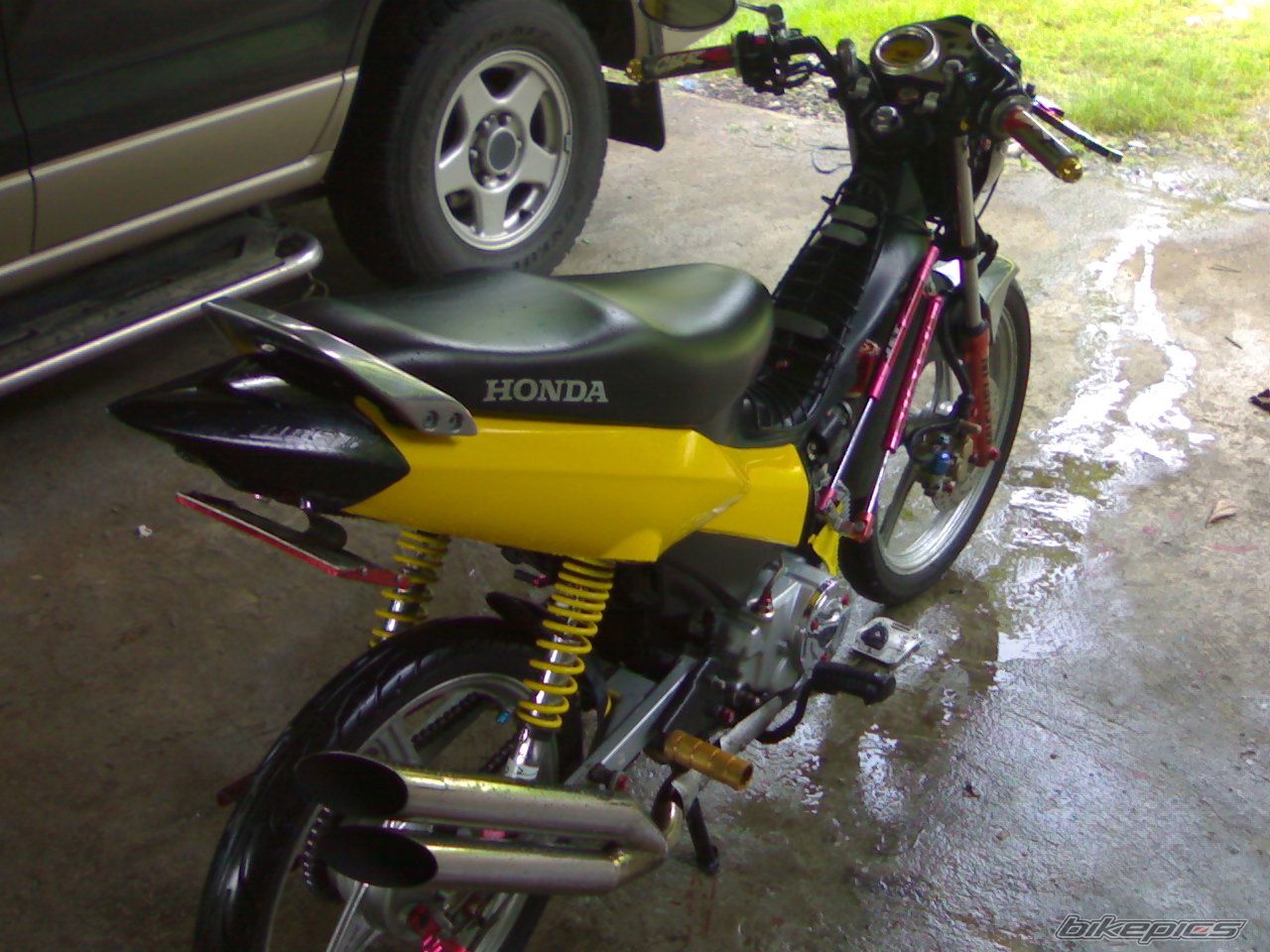 Bike Photo 990066
