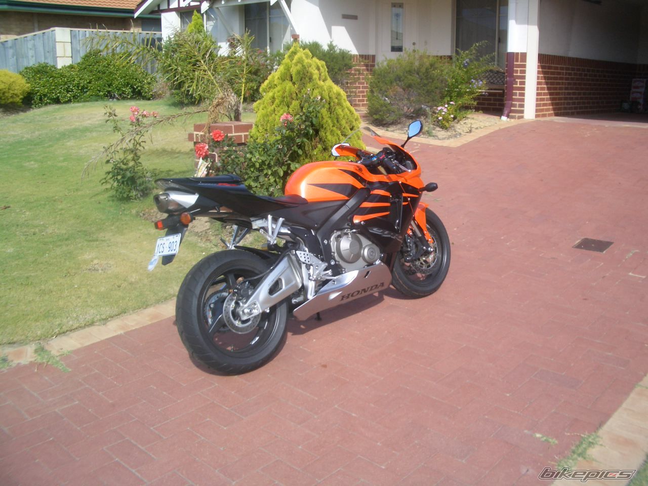 Bike Photo 990181