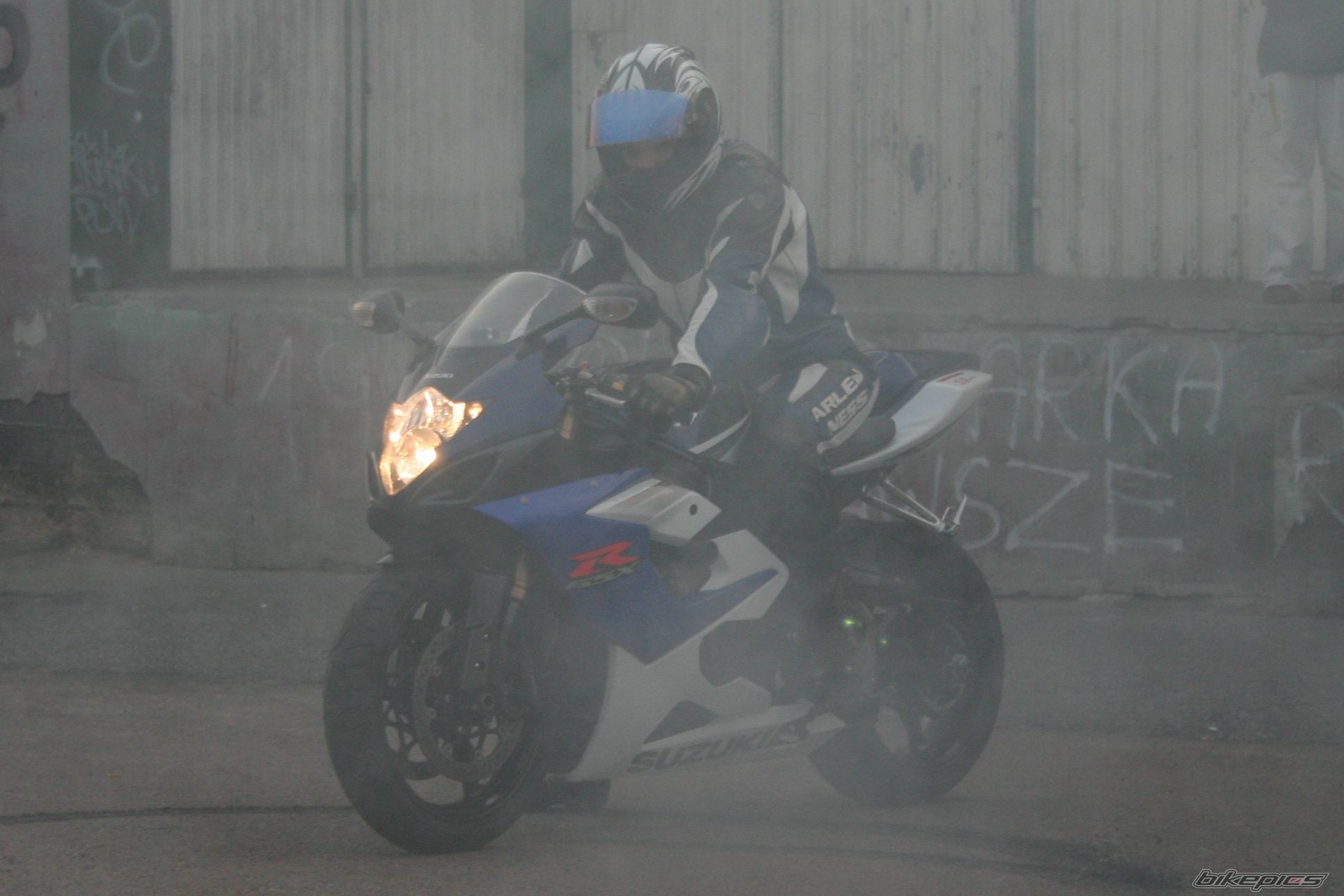 Bike Photo 990409
