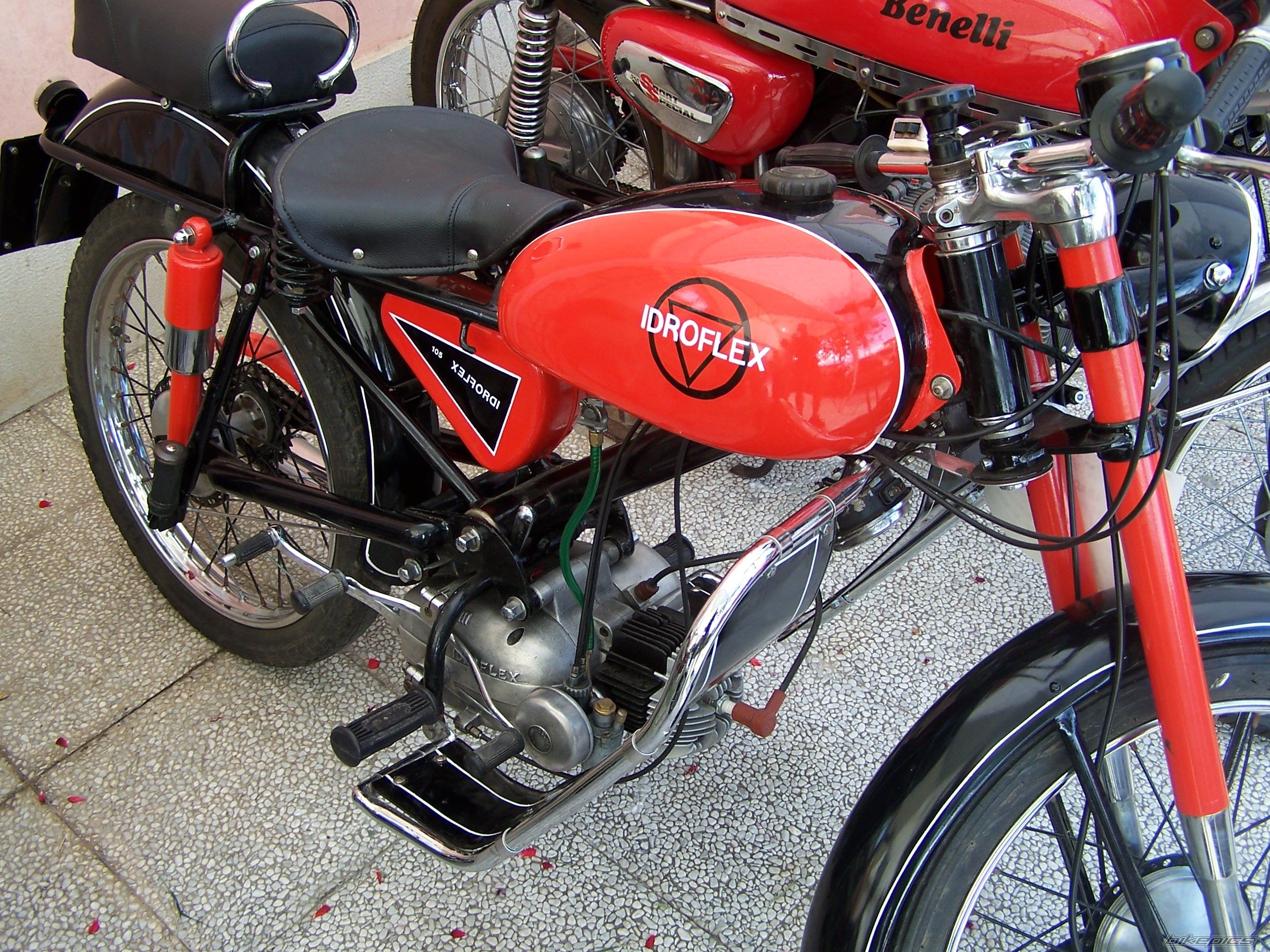 Bike Photo 990809