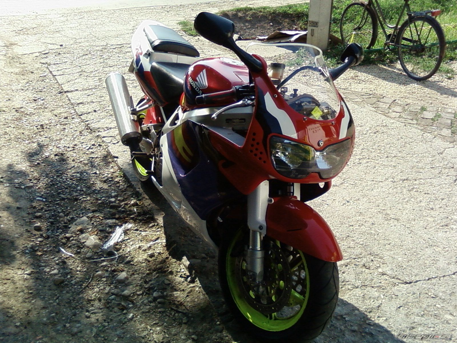 Bike Photo 995027