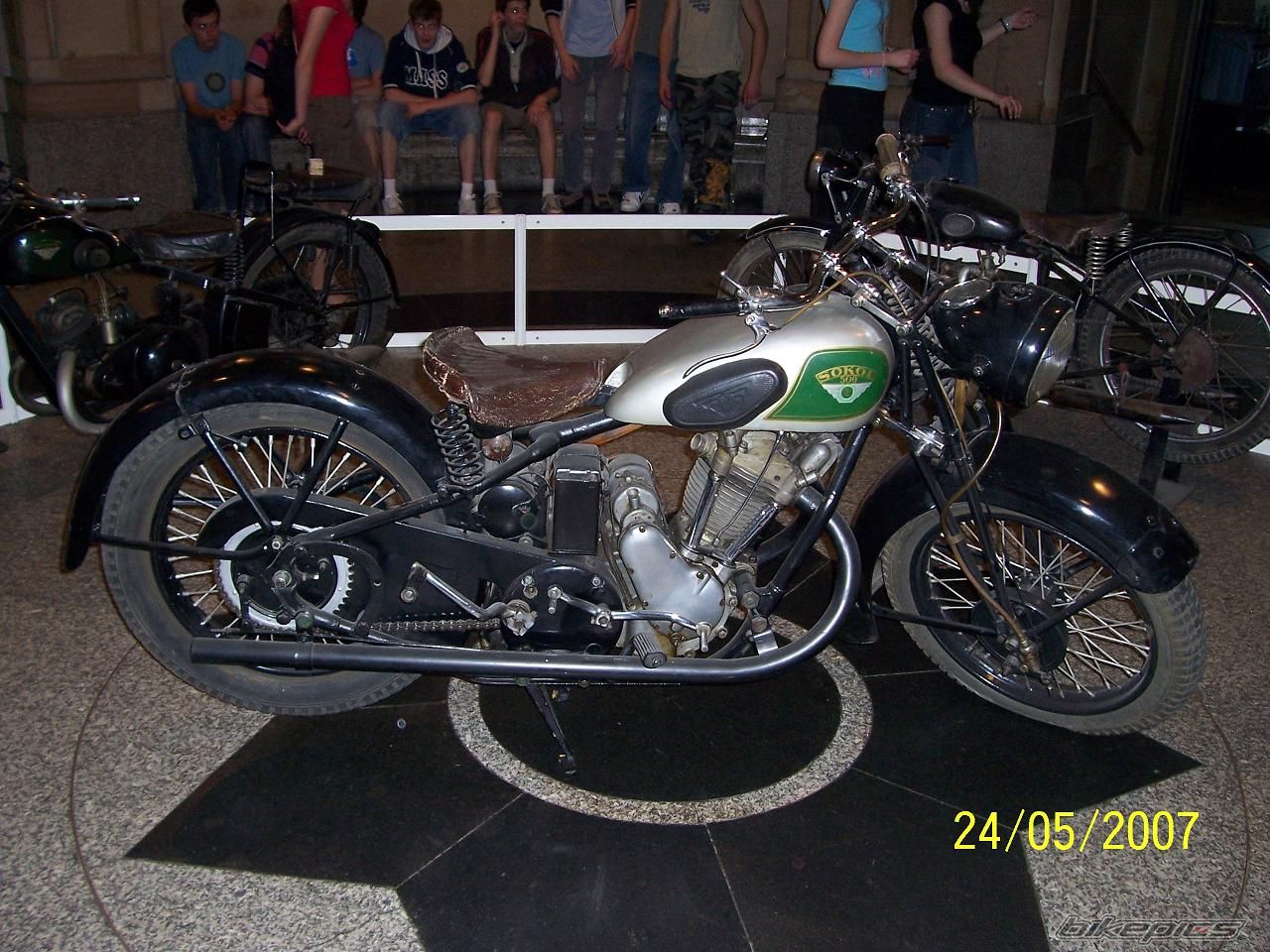 Bike Photo 996889