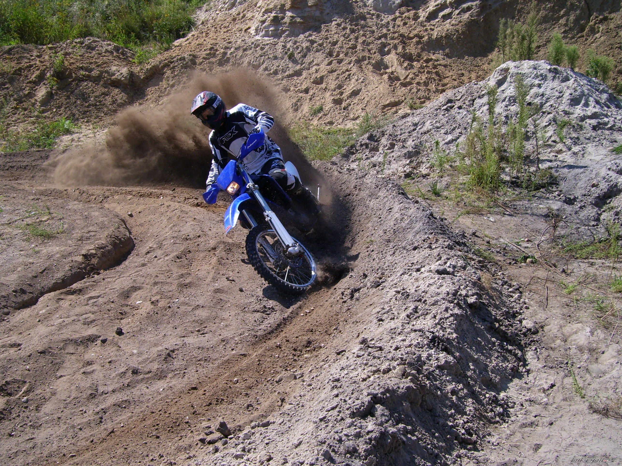 Bike Photo 997895