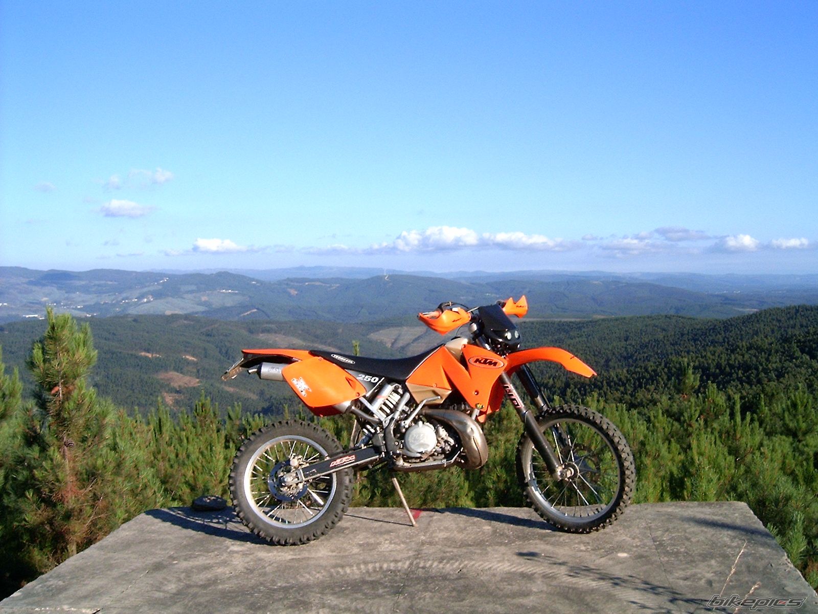 Bike Photo 998258