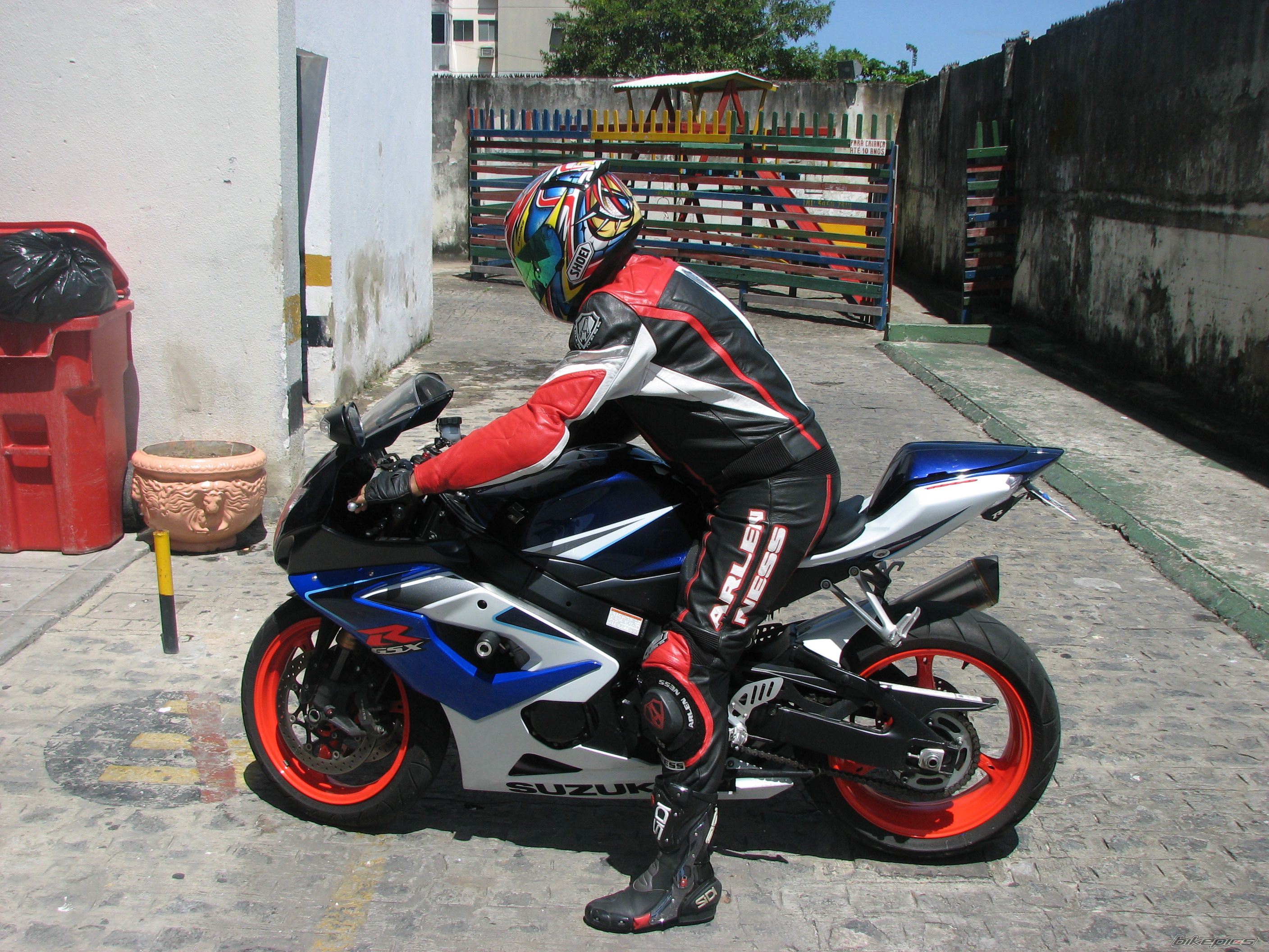 Bike Photo 998373