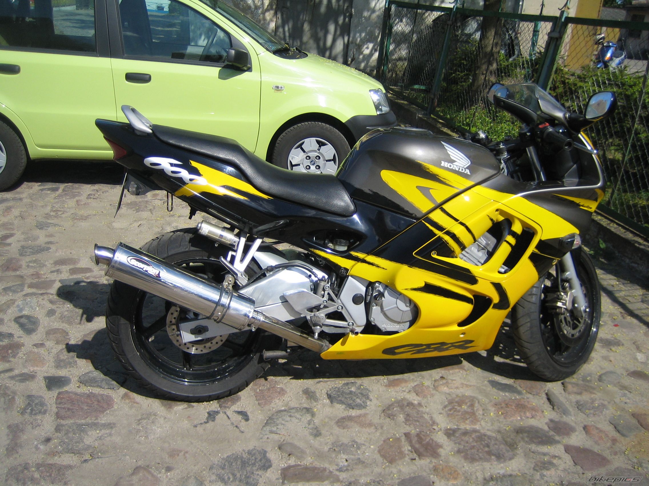 Bike Photo 998780