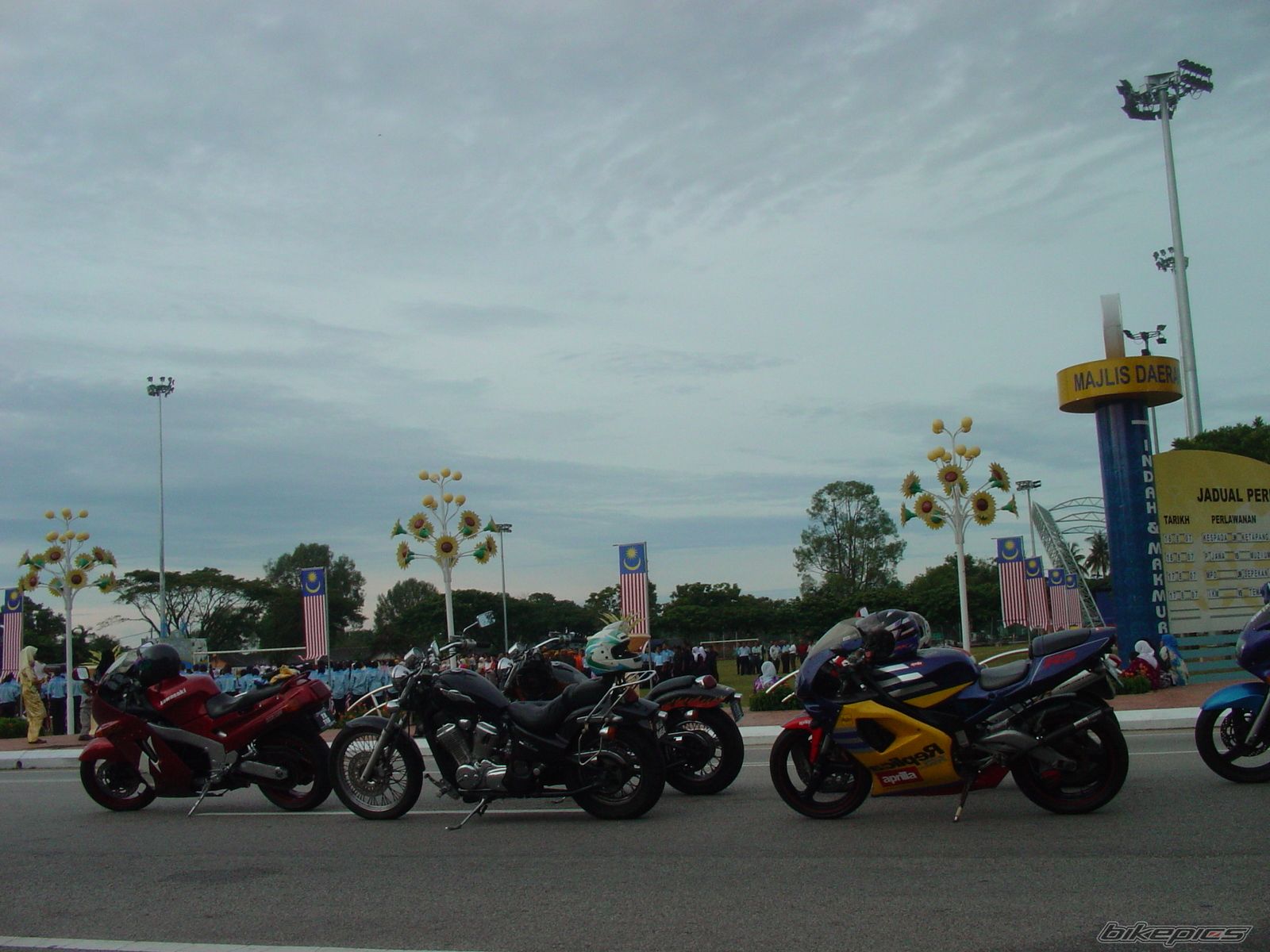 Bike Photo 999329