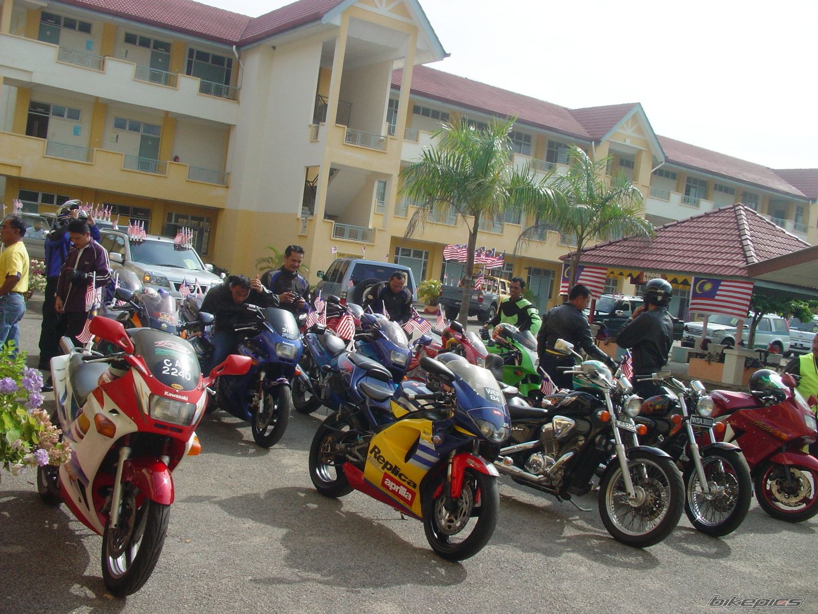 Bike Photo 999330