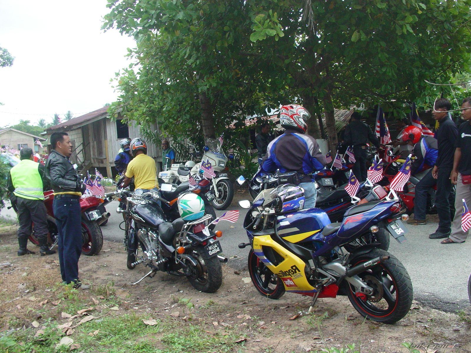 Bike Photo 999340