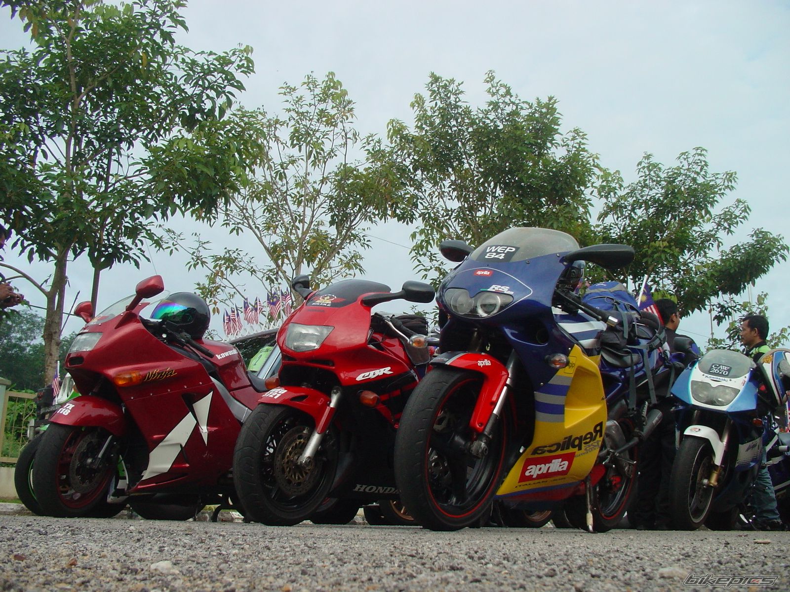 Bike Photo 999346