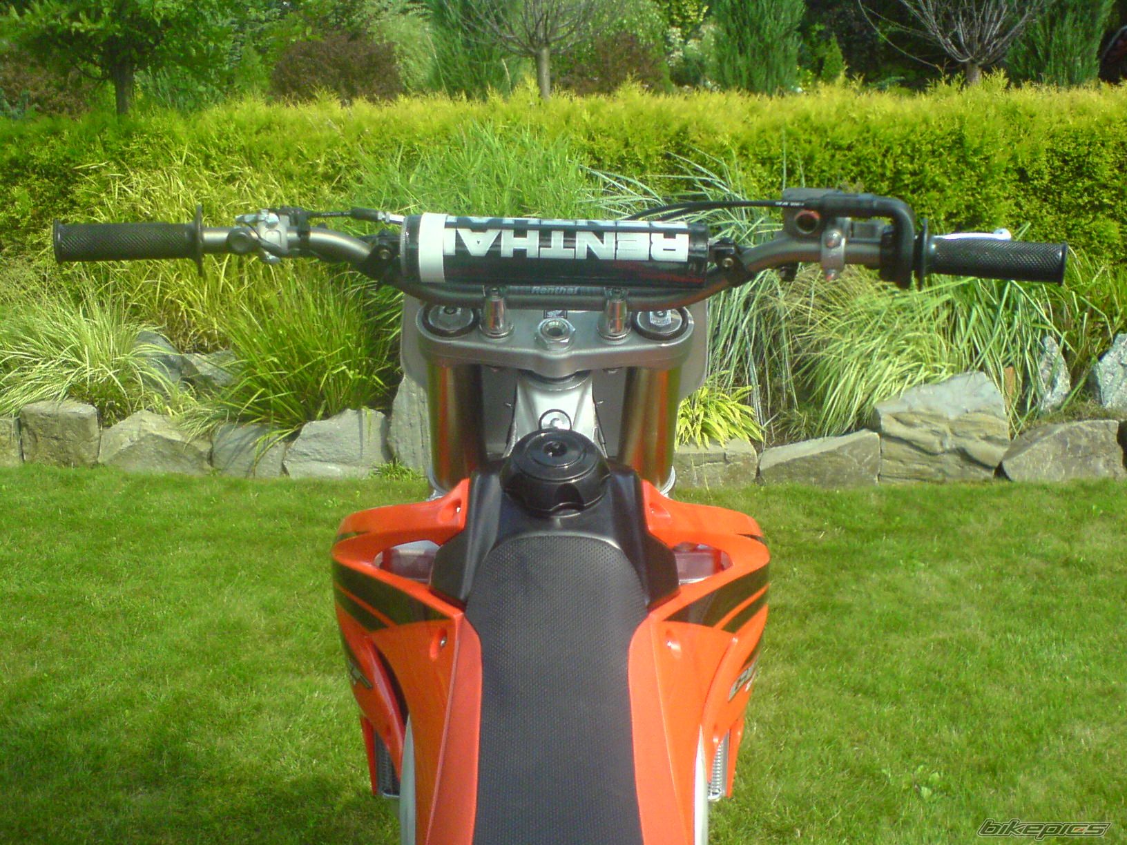 Bike Photo 999412