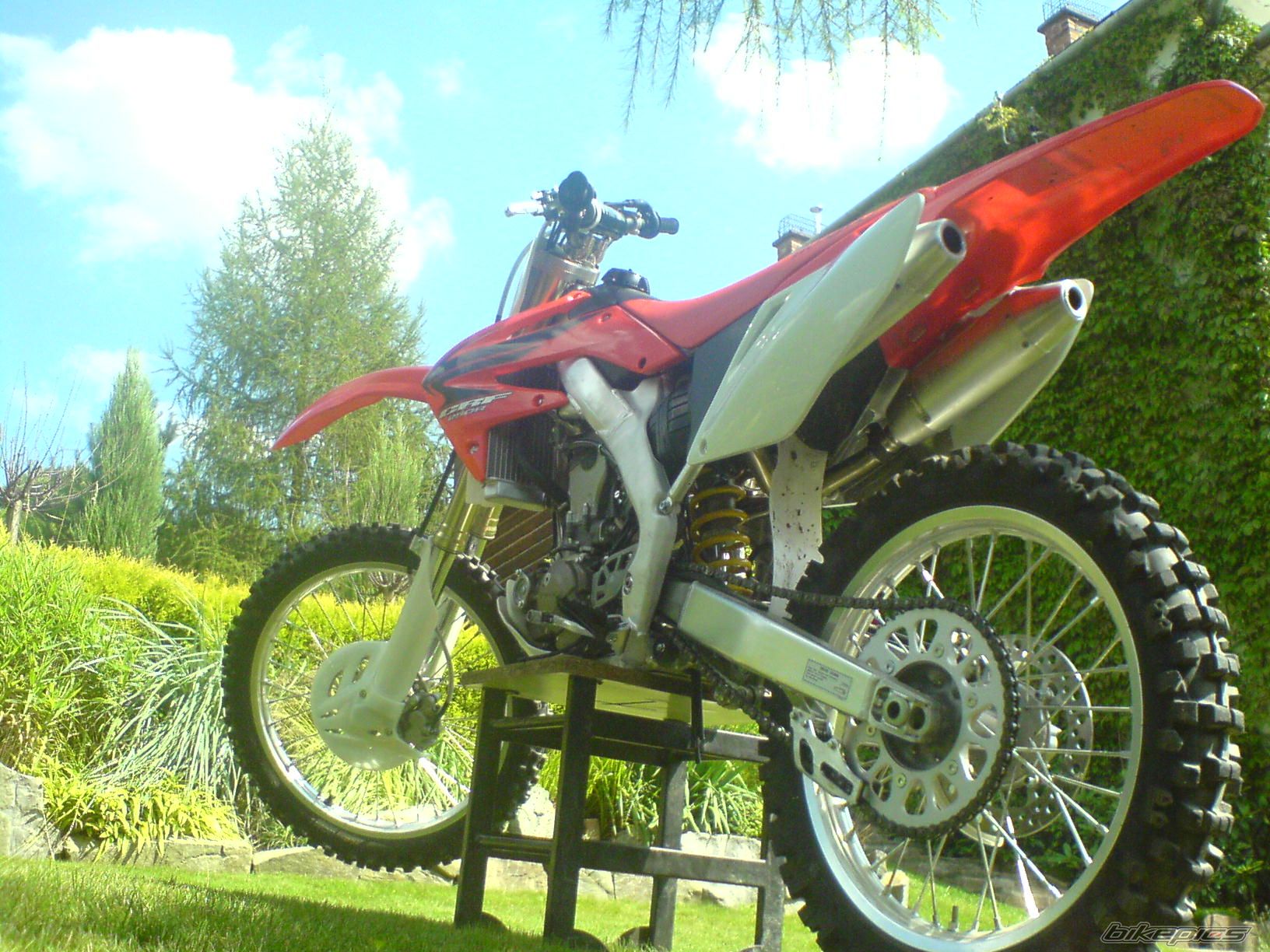 Bike Photo 999435