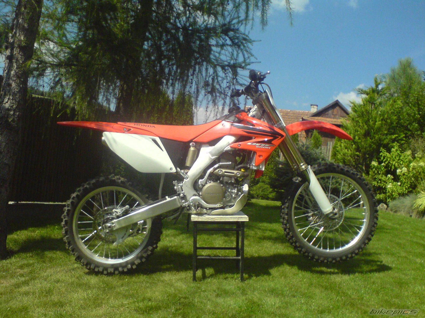 Bike Photo 999455