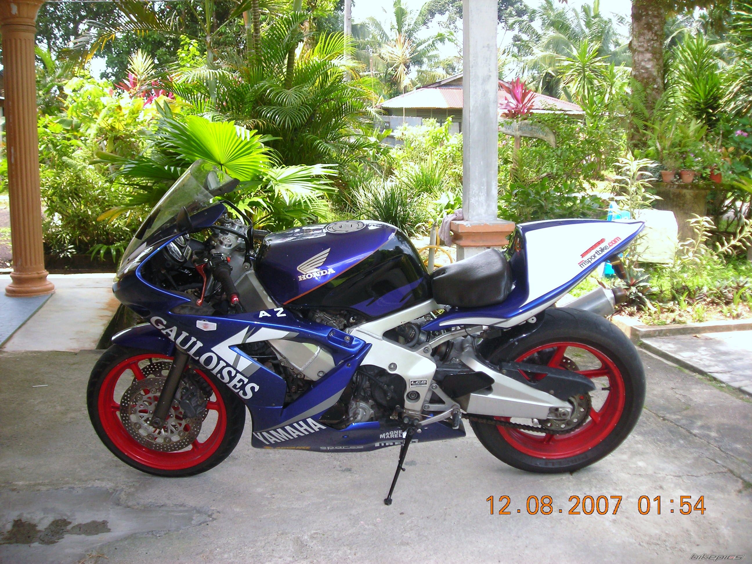 Bike Photo 999518