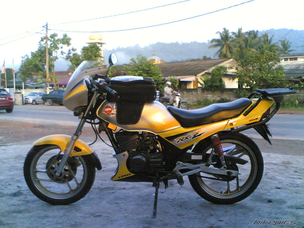 Bike Photo 999537
