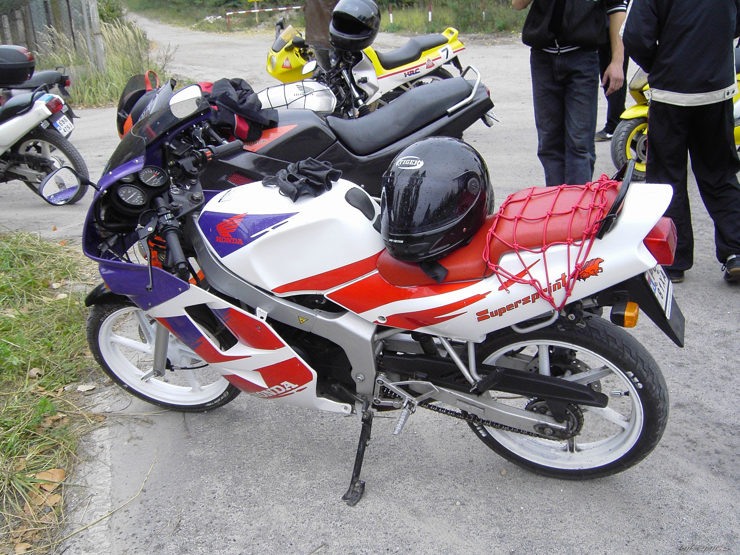 Bike Photo 999785
