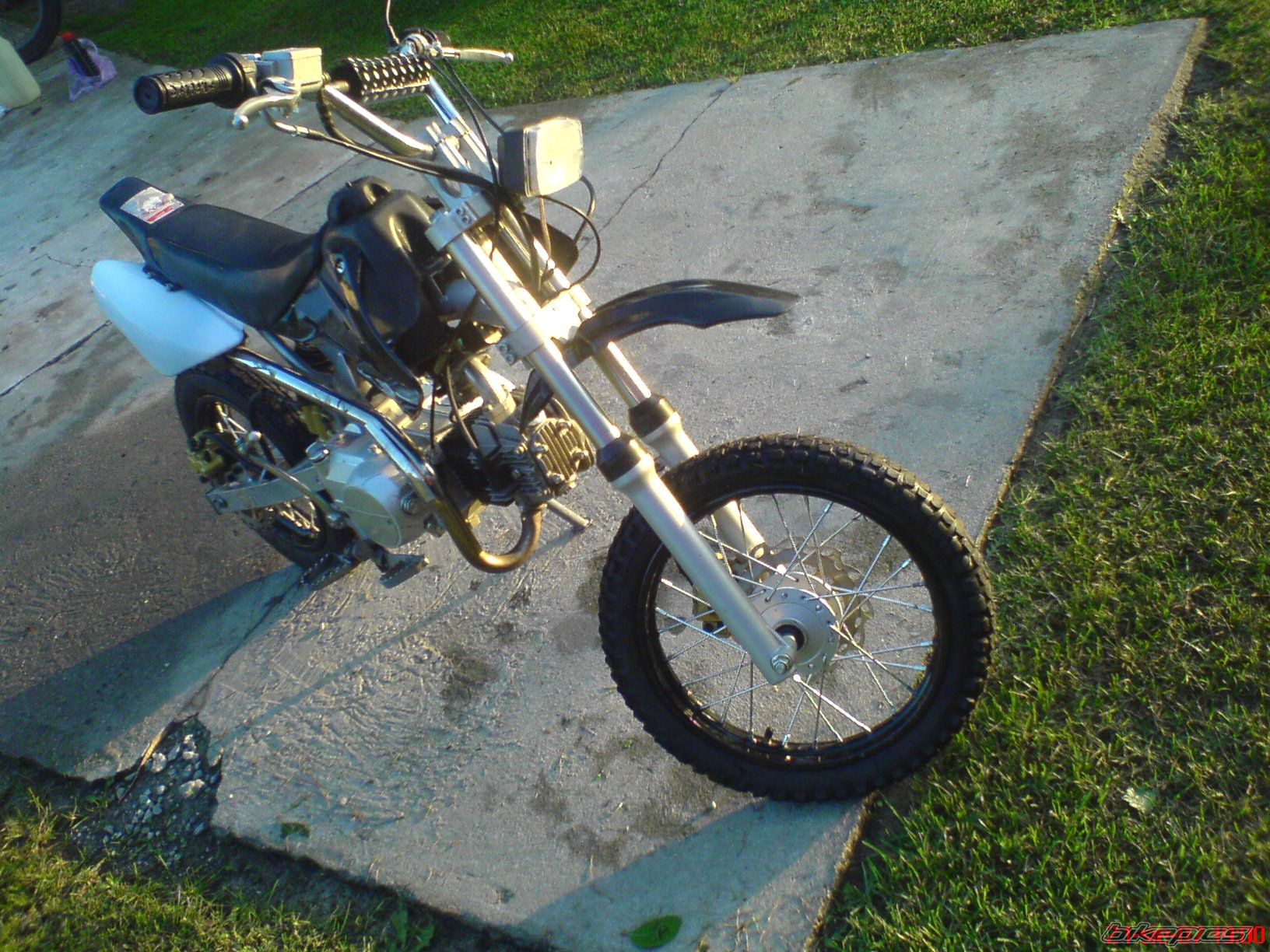 Bike Photo 999938
